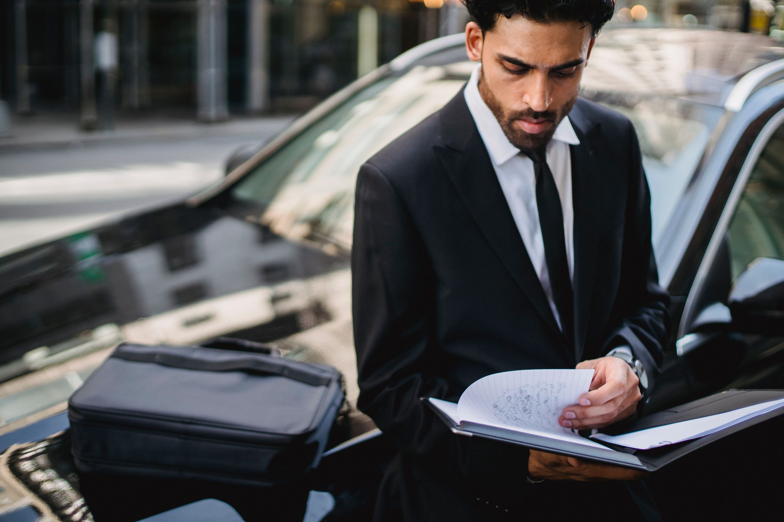 Arizona mobile notary fee estimate with calculator, notary stamp, documents, and travel mileage information